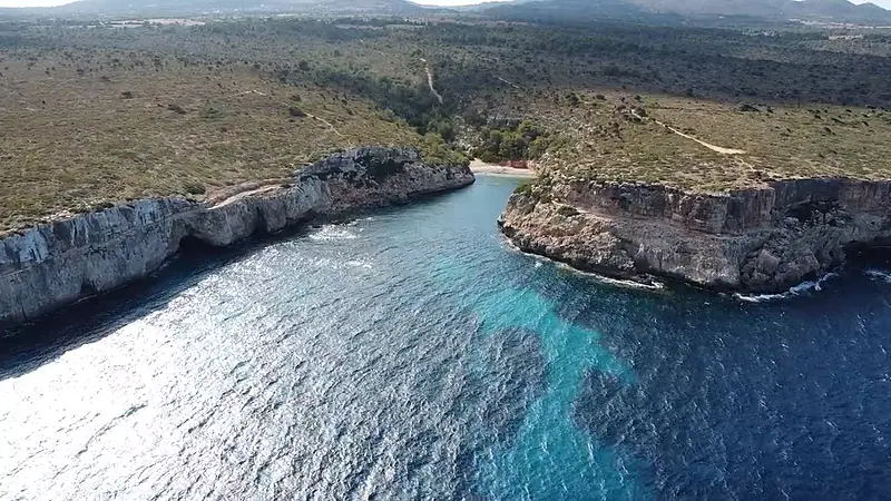 La mer Méditerranée vue du ciel, une invitation à filmer vos escapades